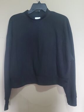 Abound Classic Black Crewneck  Cropped Sweater Size Large